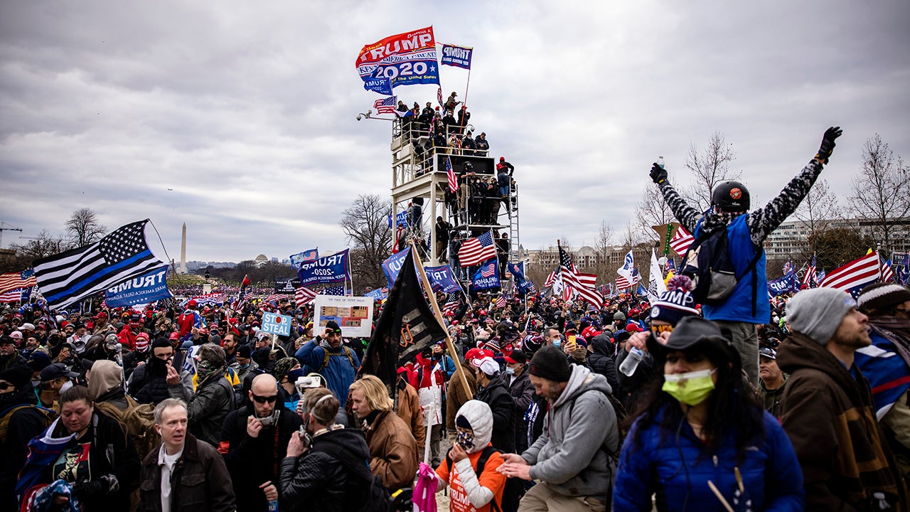 Trump supporters storm the U.S. Capitol on Jan. 6, 2021. (Samuel Corum/Getty Images)