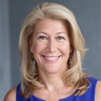 Headshot - Lisa Miller